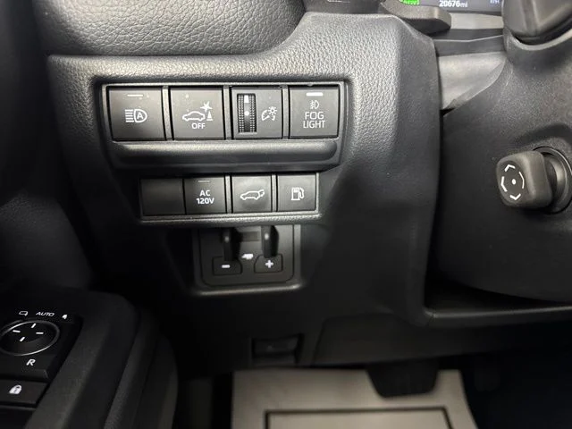 Used 2024 Pearl Toyota Base image 21