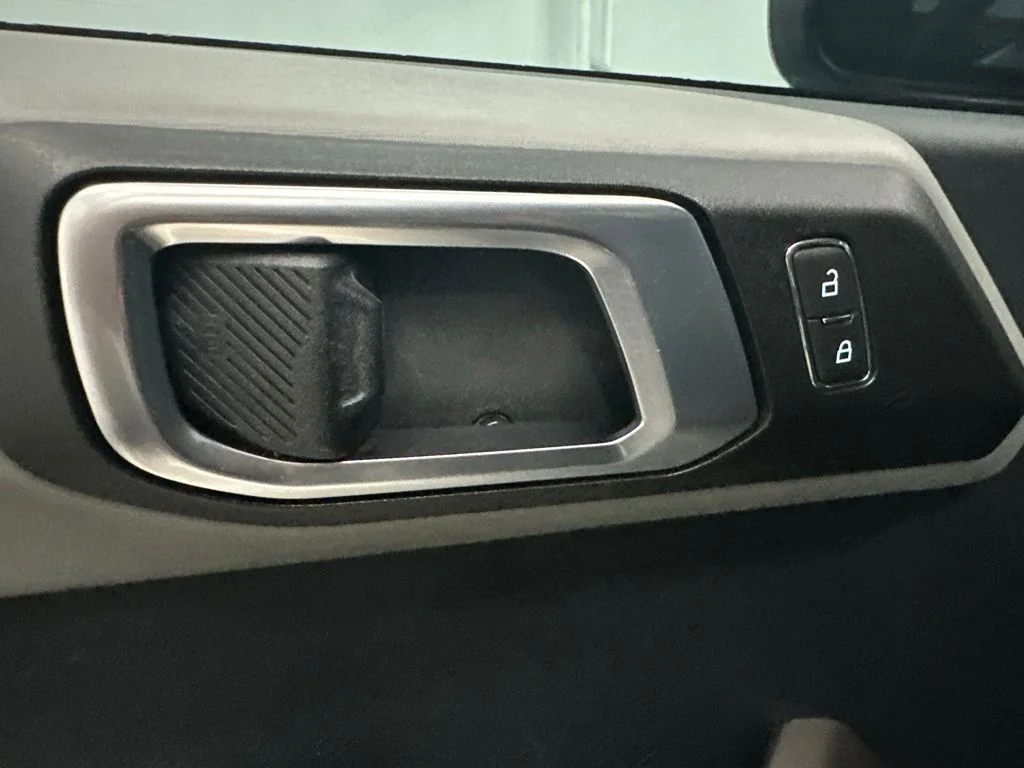 Used 2022 Gray Ford Badlands image 16