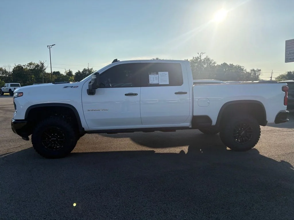 Used 2024 White Chevrolet ZR2 image 4