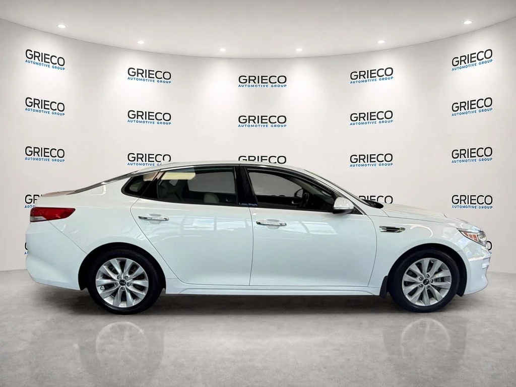 Used 2018 White Kia EX image 8