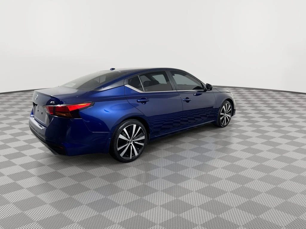 Certified Used 2022 Blue Nissan 2.5 SR image 8