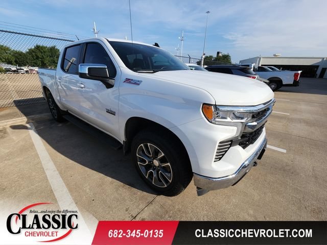 Used 2025 Summit White Chevrolet LT image 1