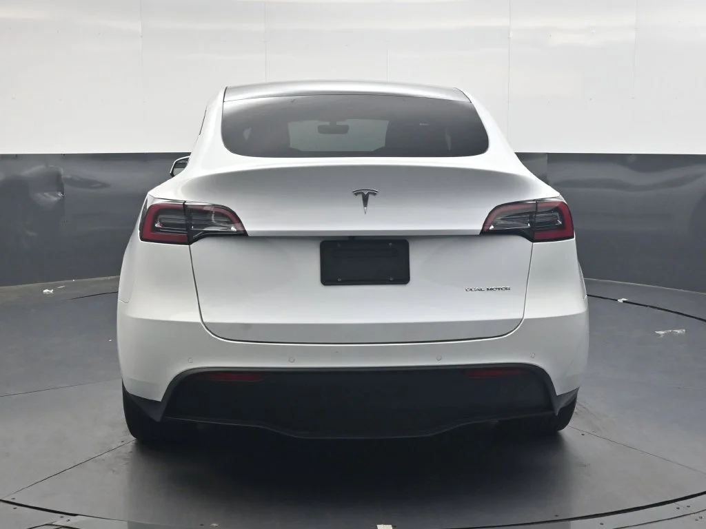 Used 2022  Tesla Long Range image 5