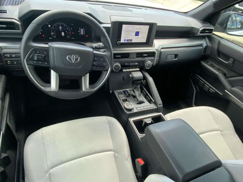 Used 2025 White Toyota SR5 image 15
