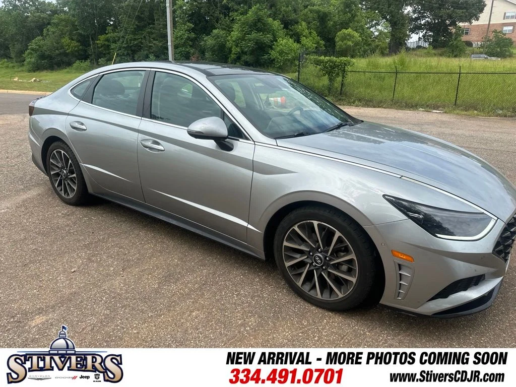 Used 2021 Silver Hyundai Limited image 6