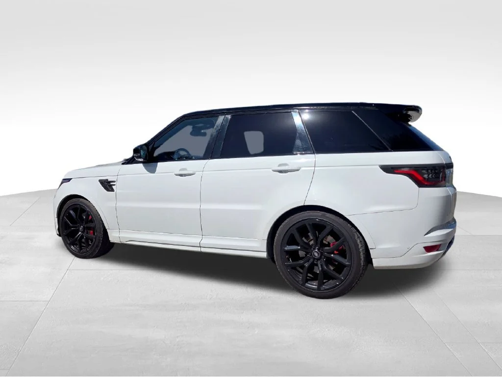 Used 2018 White Land Rover SVR image 4