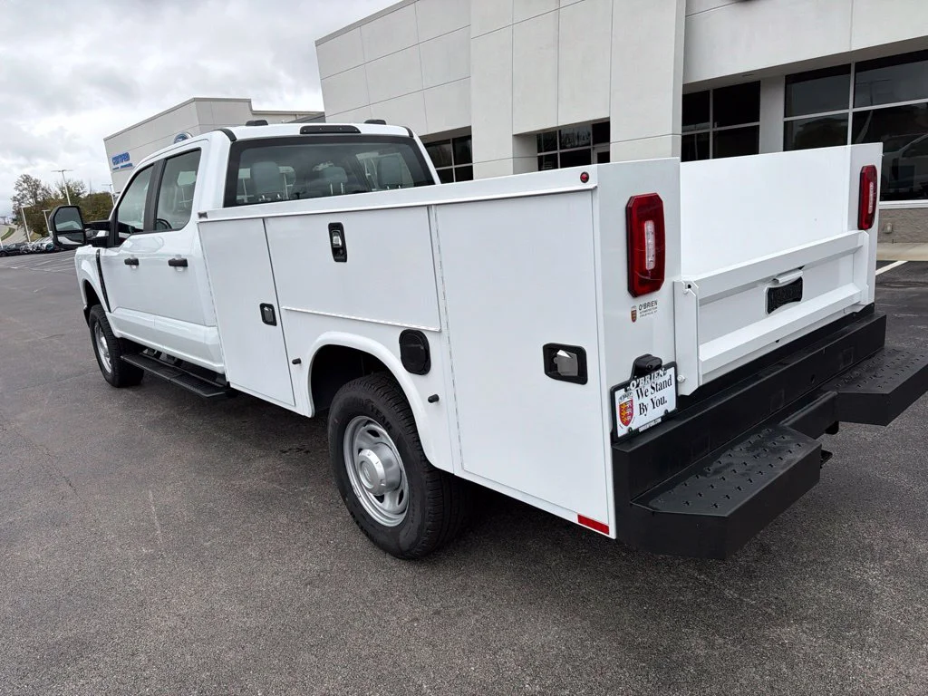 New 2027 Oxford White Ford F-350® XL image 3