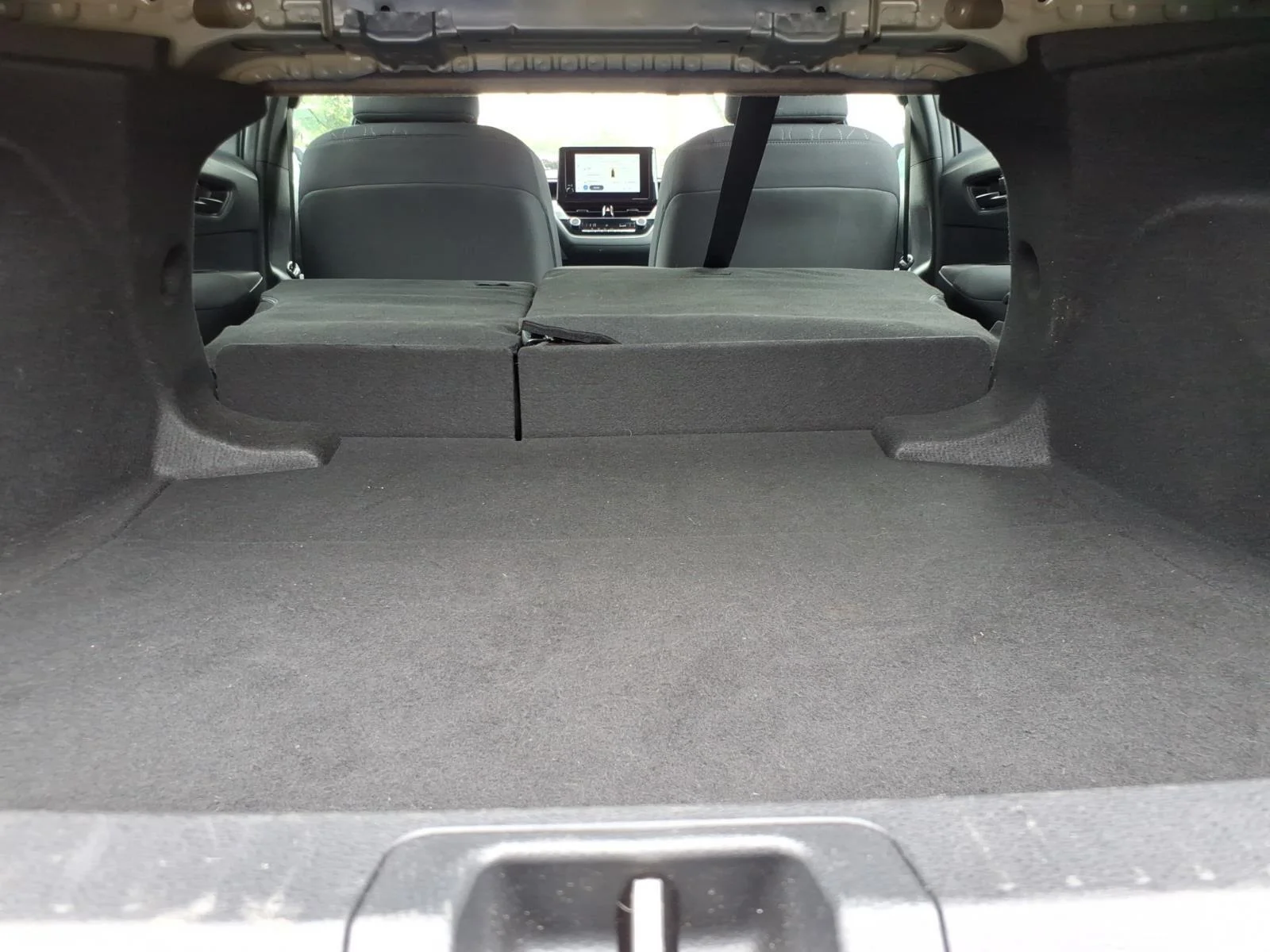 Used 2024 BLUE TOYOTA LE image 31