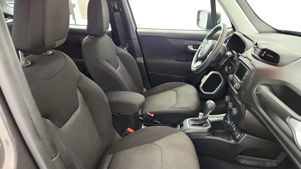 Used 2019 Granite Crystal Metallic Clearcoat Jeep Upland 4x4 image 22