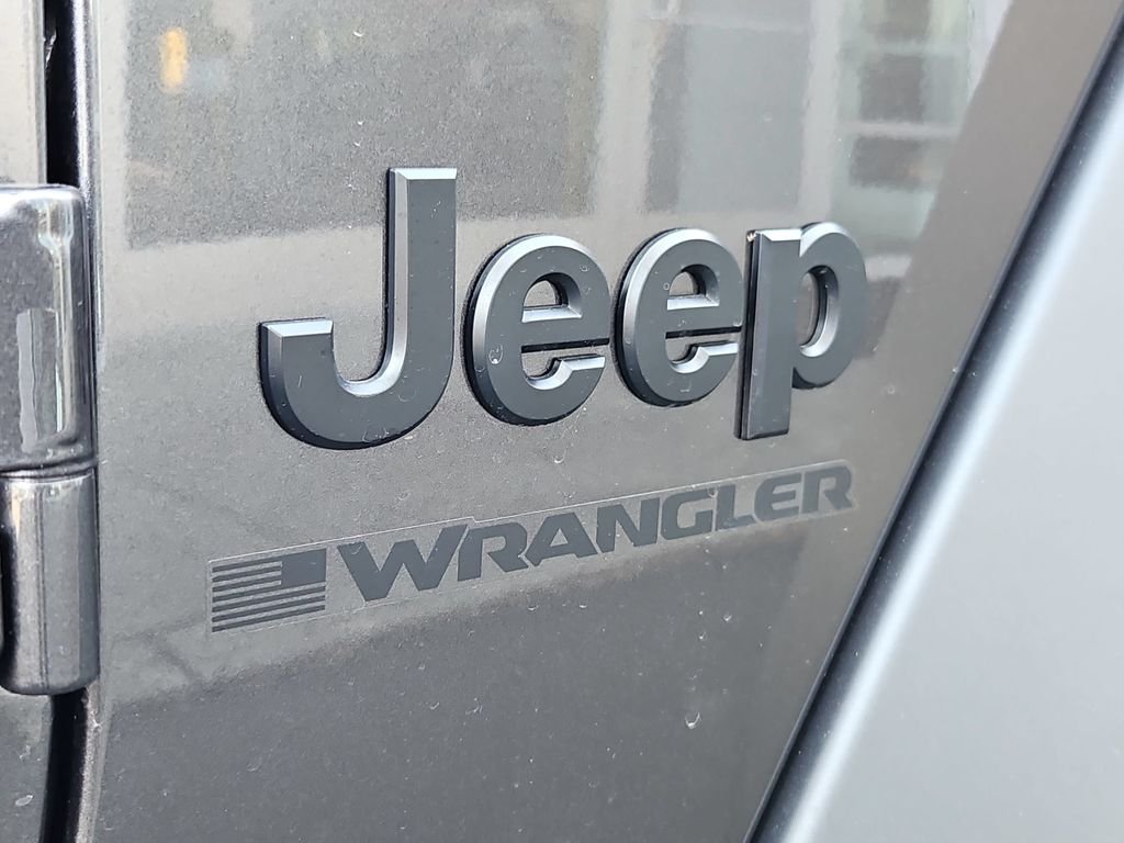 New 2026 Granite Crystal Metallic Clear-Coat Exterior Paint Jeep Sport image 25