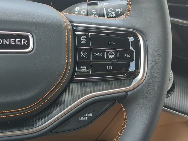 New 2026 High Gloss Black Exterior Paint Jeep Summit Reserve image 34