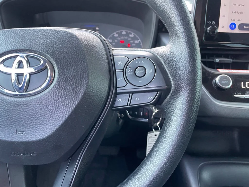 Used 2025 White Toyota LE image 12