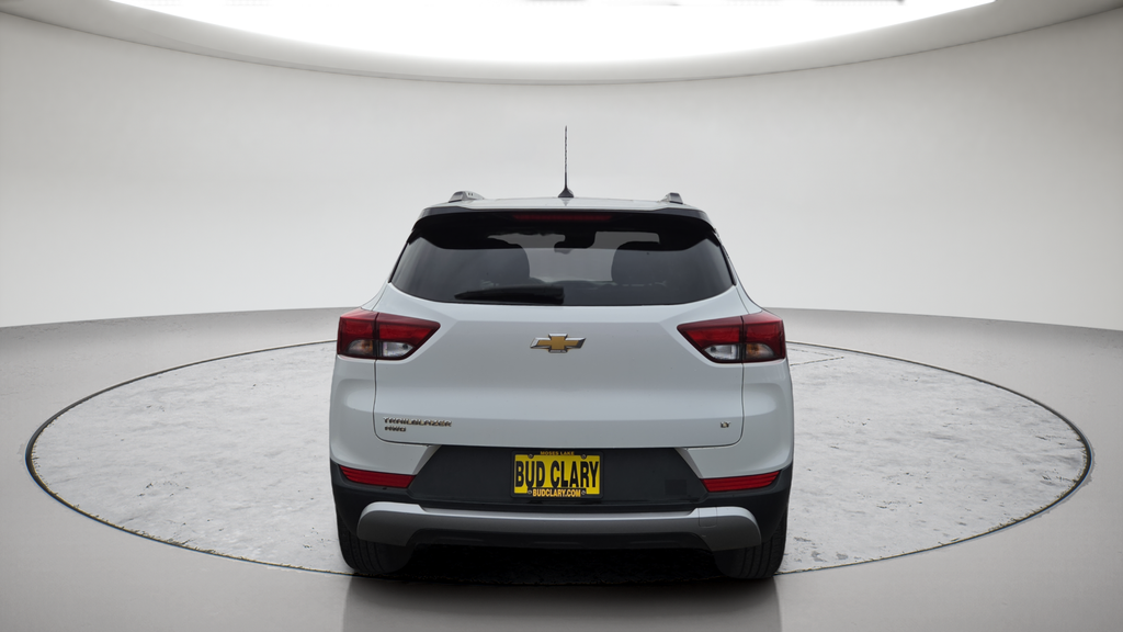 Used 2023 White Chevrolet LT image 9