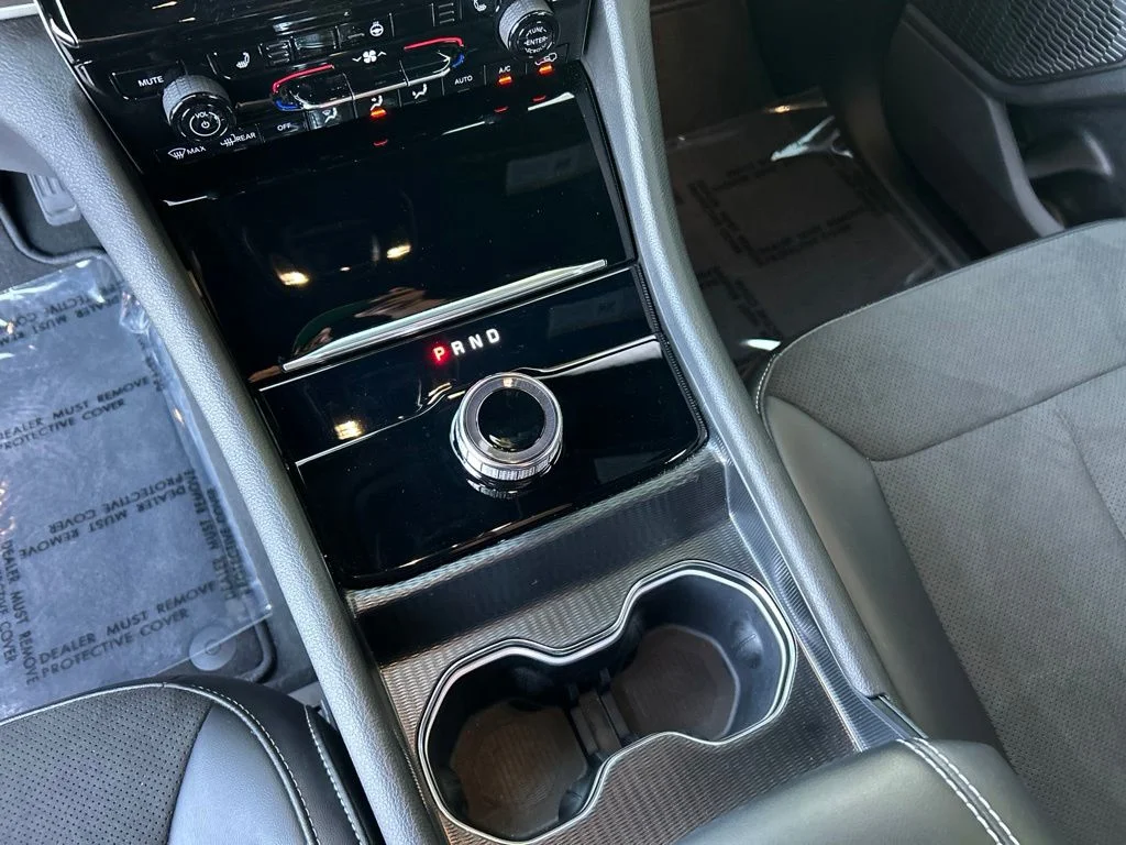 Used 2025 White Jeep Altitude X image 19