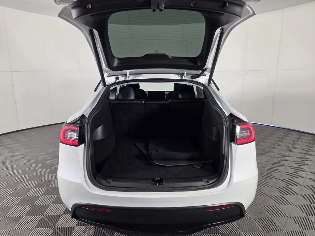 Used 2020 White Tesla Long Range image 28