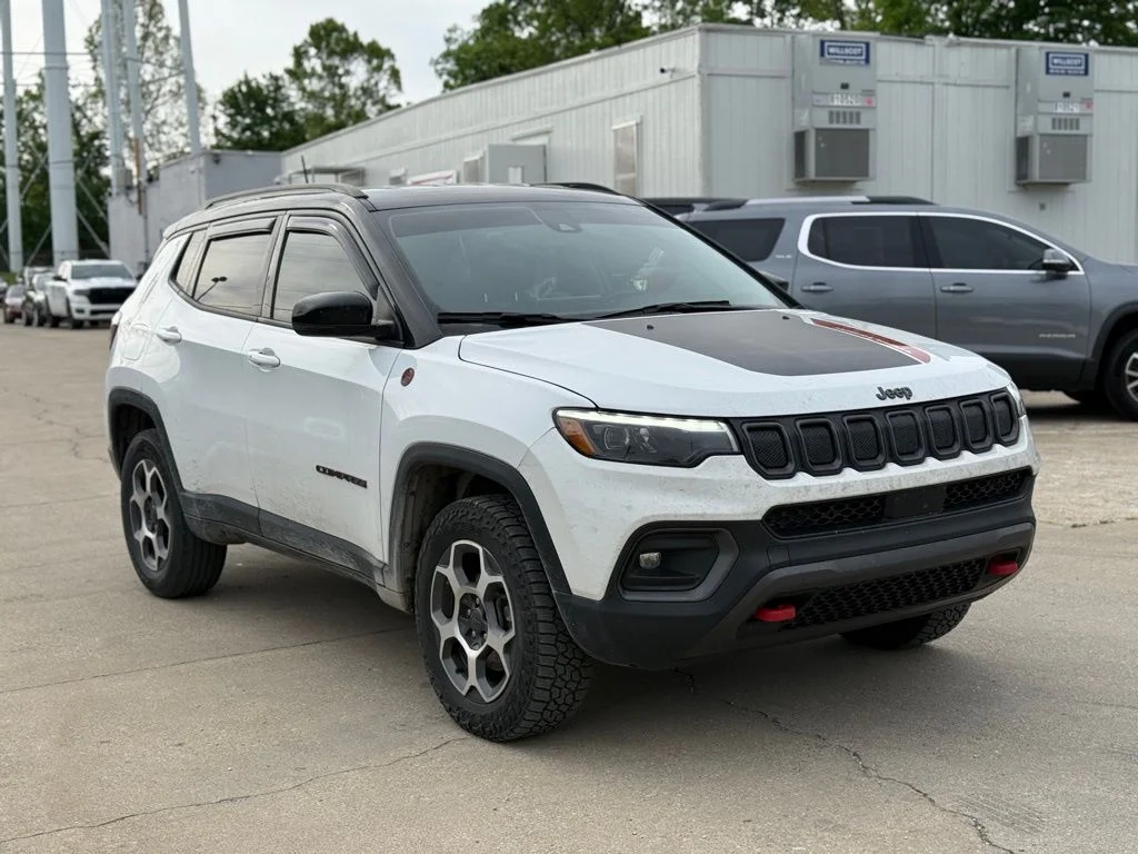 Used 2022 White Jeep Trailhawk image 4