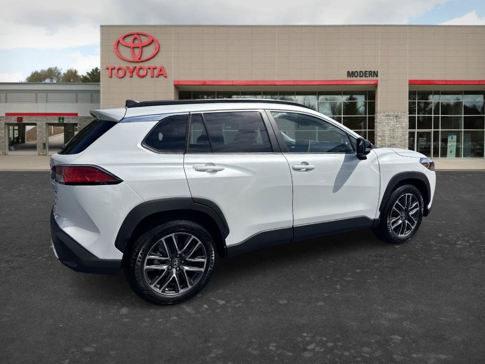 Used 2026 Wind Chill Pearl Toyota XLE image 6