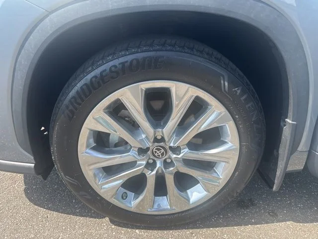 Used 2022 Moon Dust Toyota Limited image 11