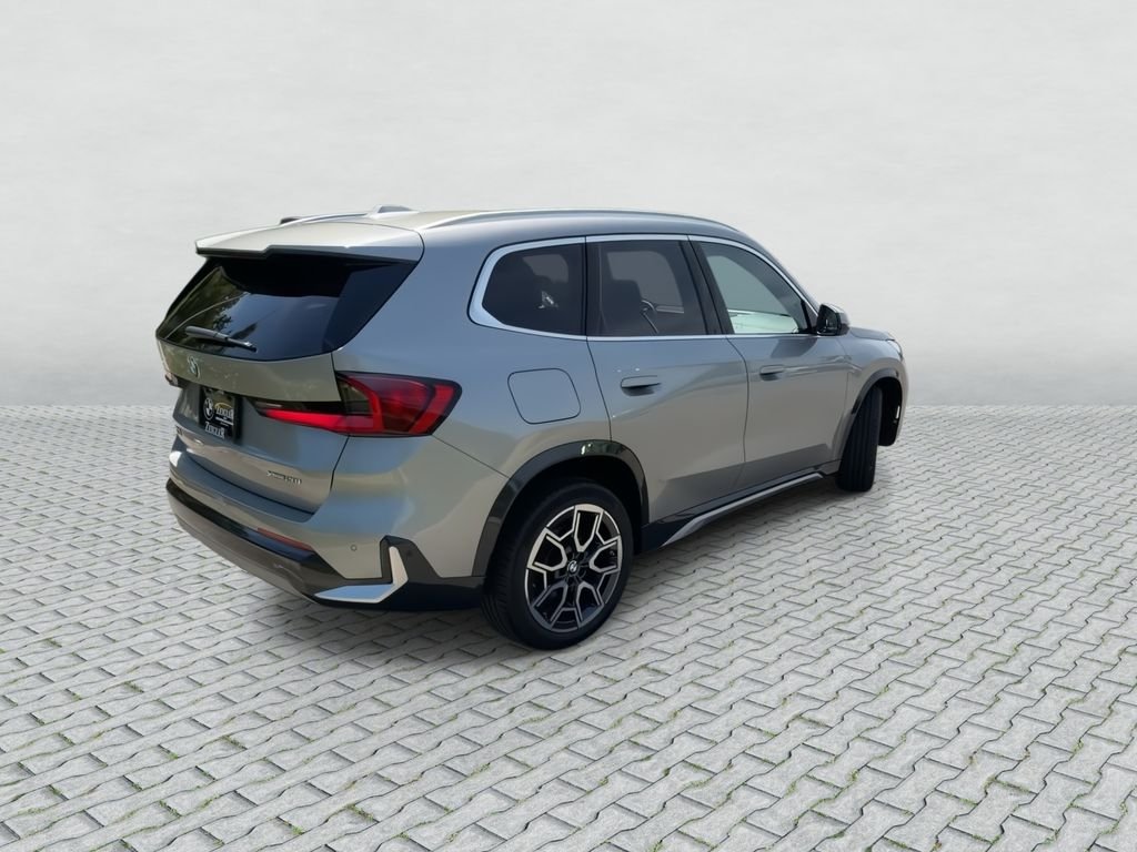 Used 2025 Silver BMW xDrive28i image 8