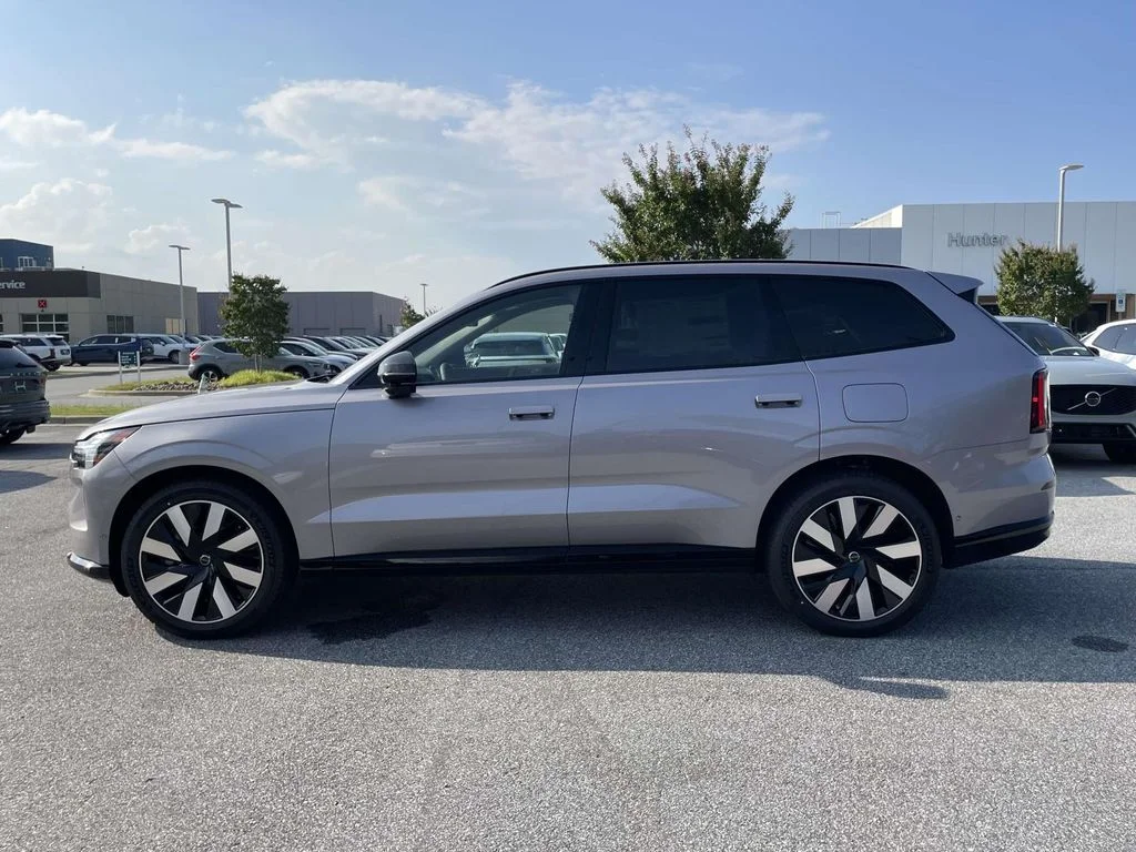 New 2026 Aurora Silver Volvo Ultra image 26