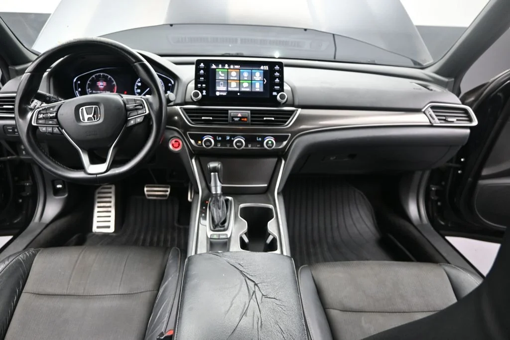 Used 2018  Honda Sport image 29
