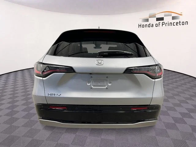New 2027 Silver Honda EX-L image 4