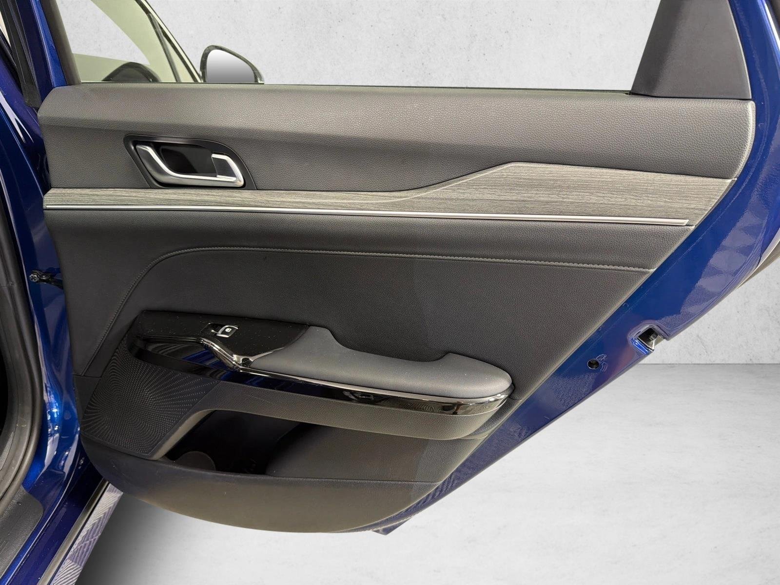Used 2025 Yacht Blue Kia EX image 18