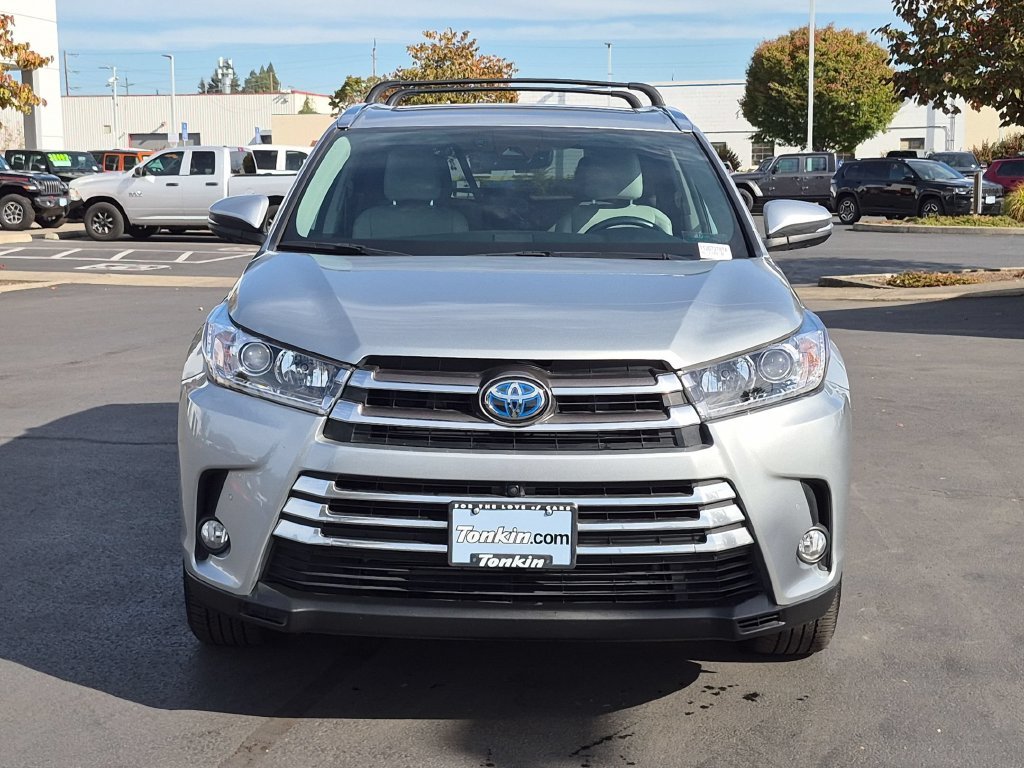 Used 2018 Silver Toyota Limited Platinum image 9