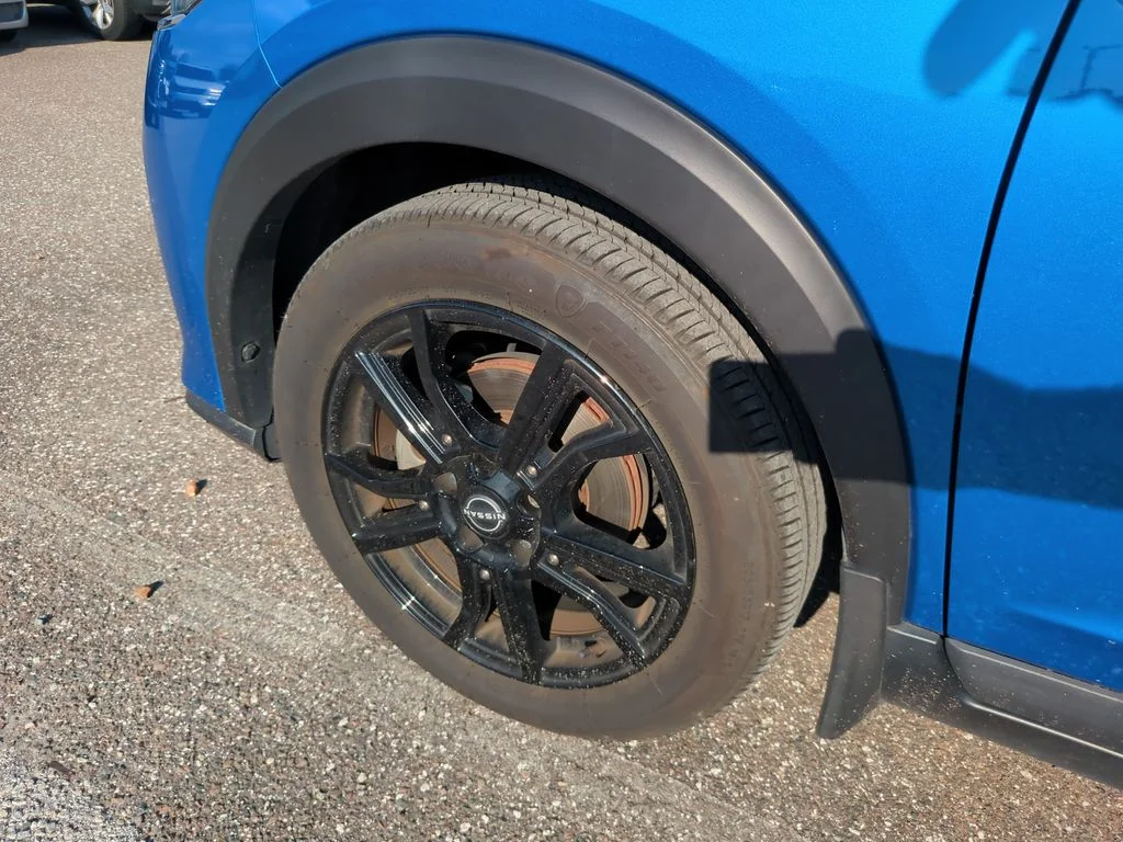 Used 2023 Blue Nissan SV image 9