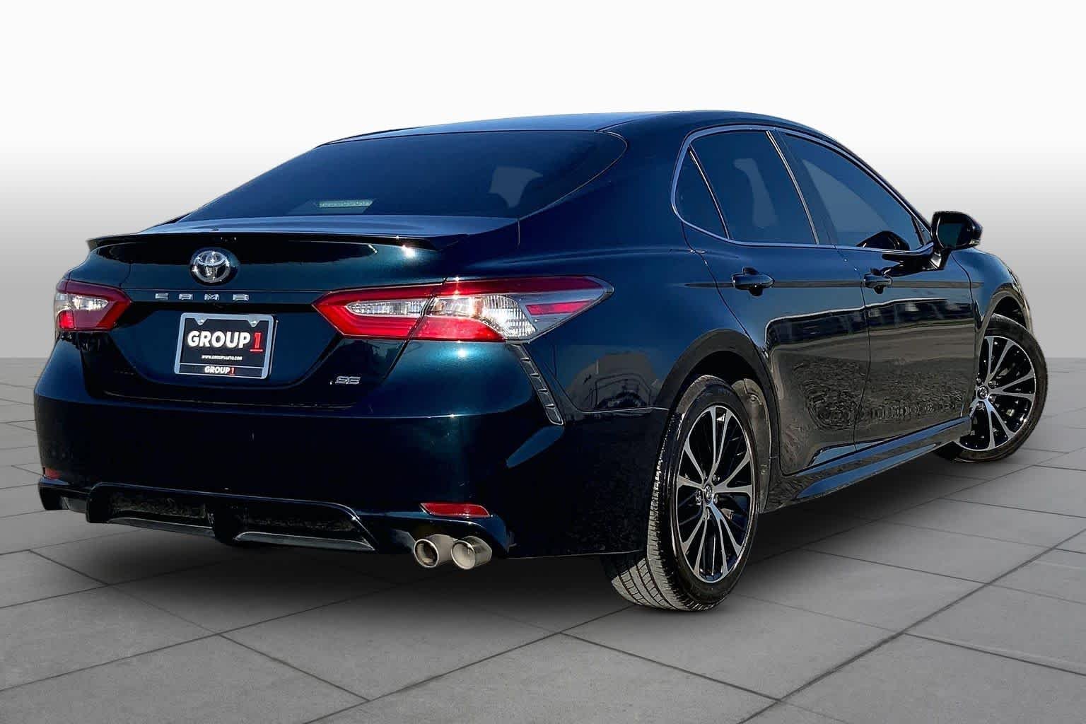 Used 2018 Galactic Aqua Mica Toyota SE image 13