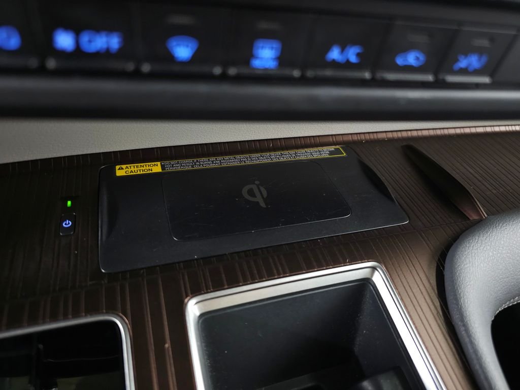 Used 2022 Pearl Toyota XLE image 30