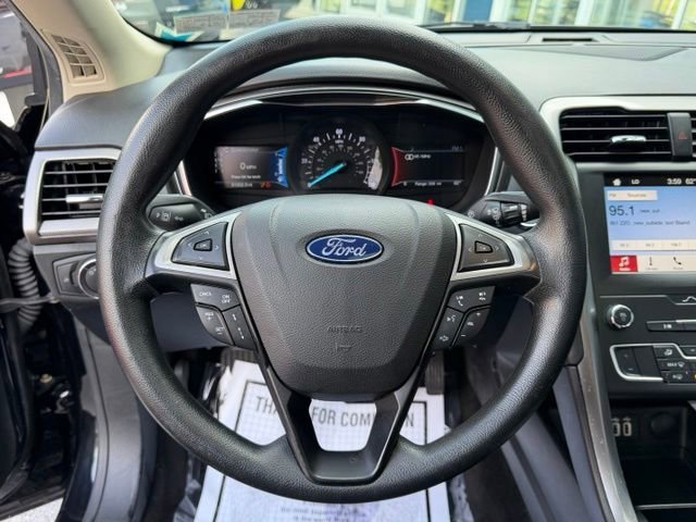 Used 2019 Black Ford SE image 25