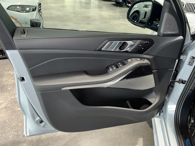 New 2027 Brooklyn Grey Metallic BMW xDrive40i image 13