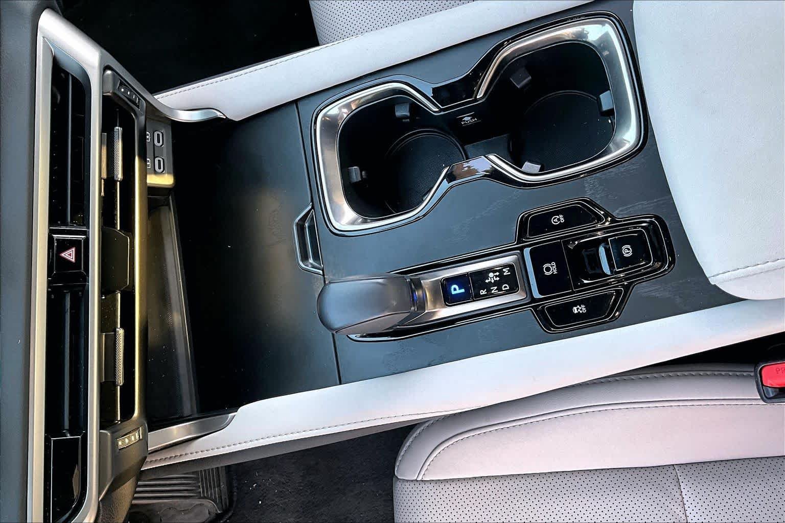 2025 Lexus RX 350 - Photo 31