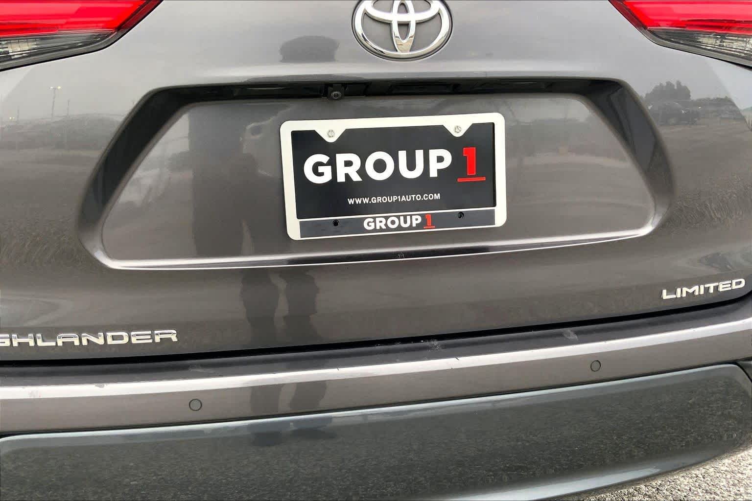 Used 2020 Magnetic Gray Metallic Toyota Limited image 10