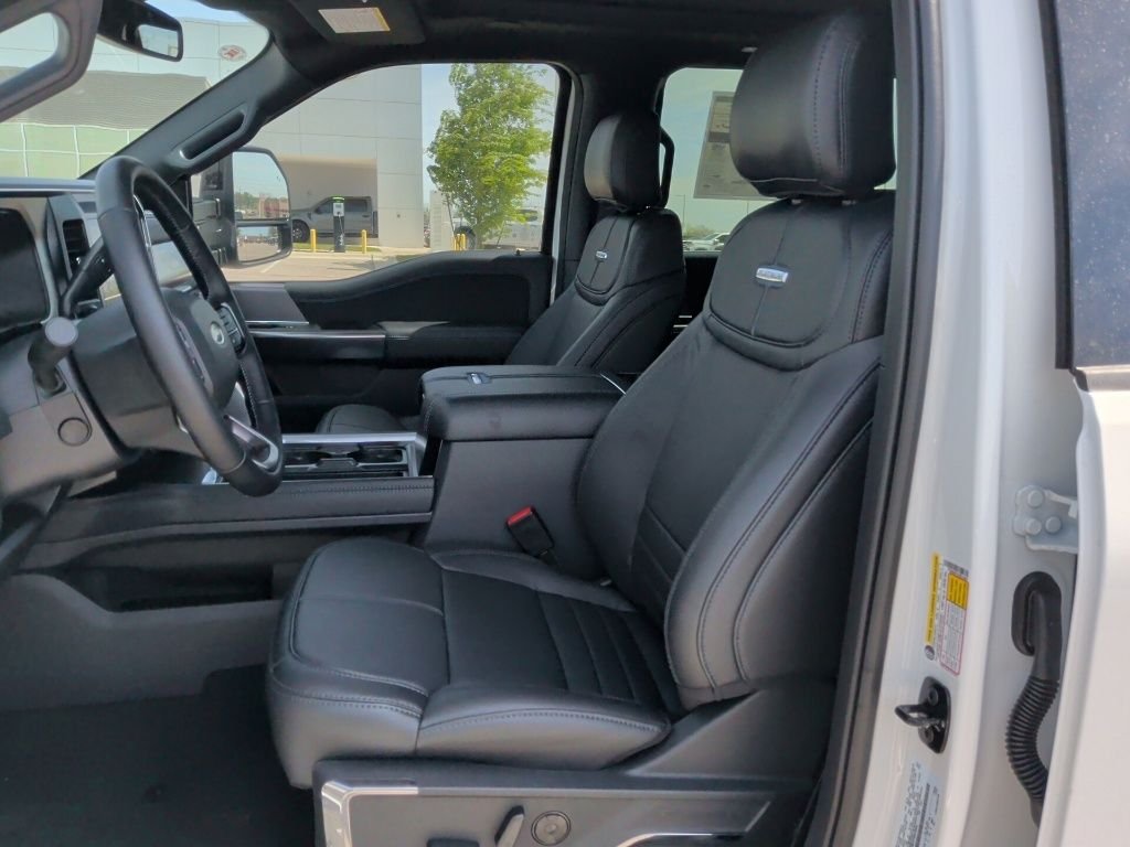 New 2026 Star White Metallic Tri-Coat Ford F-250® Platinum® image 13