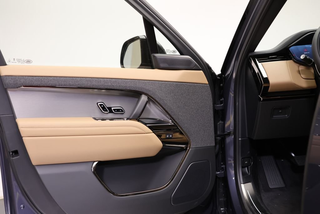 New 2026 Varesine Blue Land Rover SE image 25