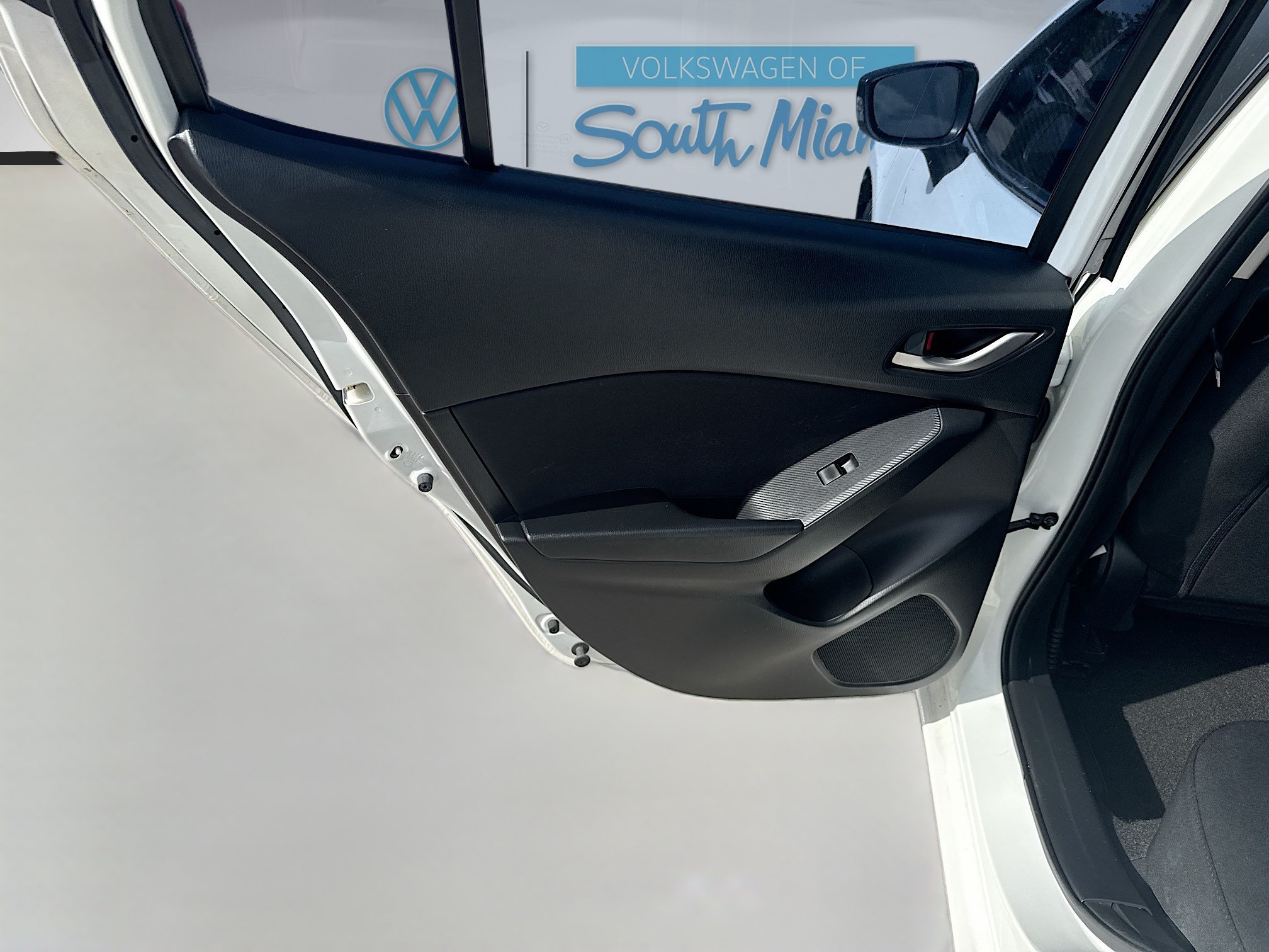 Used 2016 Snowflake White Pearl Mica Mazda i Sport image 24
