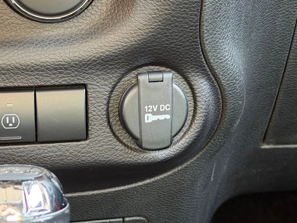 Used 2018 Red Jeep Unlimited Sahara image 15