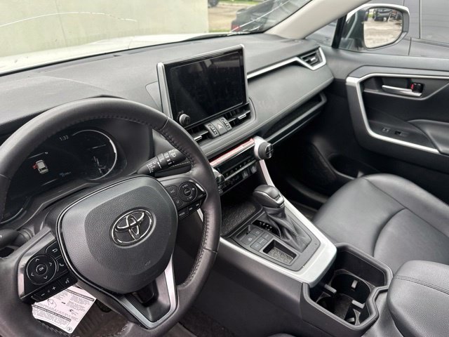 2025 Toyota RAV4 5