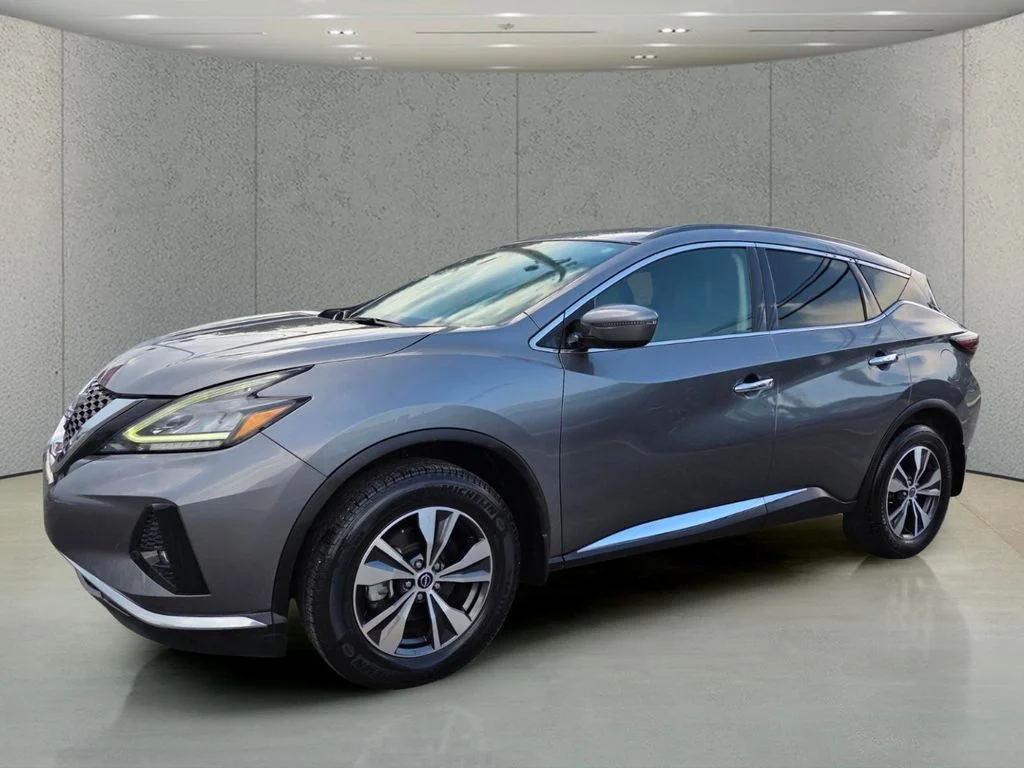 Used 2023 Gray Nissan SV image 9