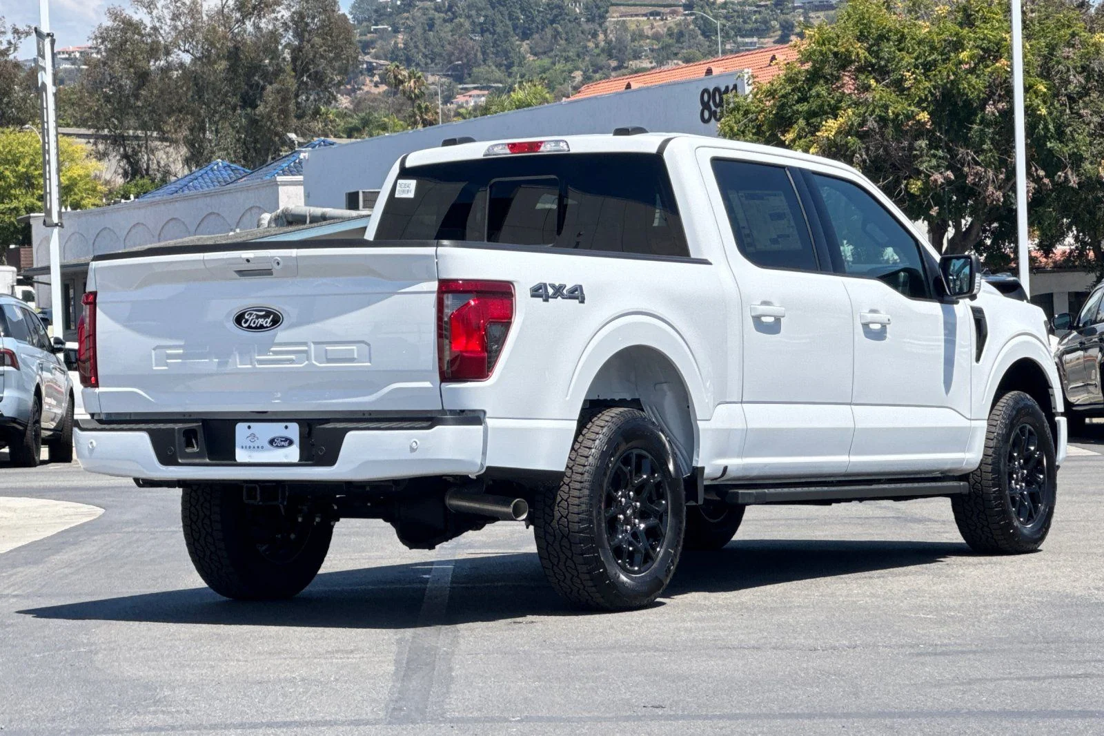 New 2026 Oxford White Ford XLT image 3