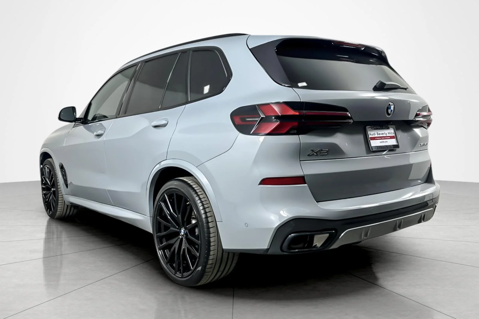Used 2024 BROOKLYN GRAY BMW xDrive40i Sports Activity Vehicle image 3