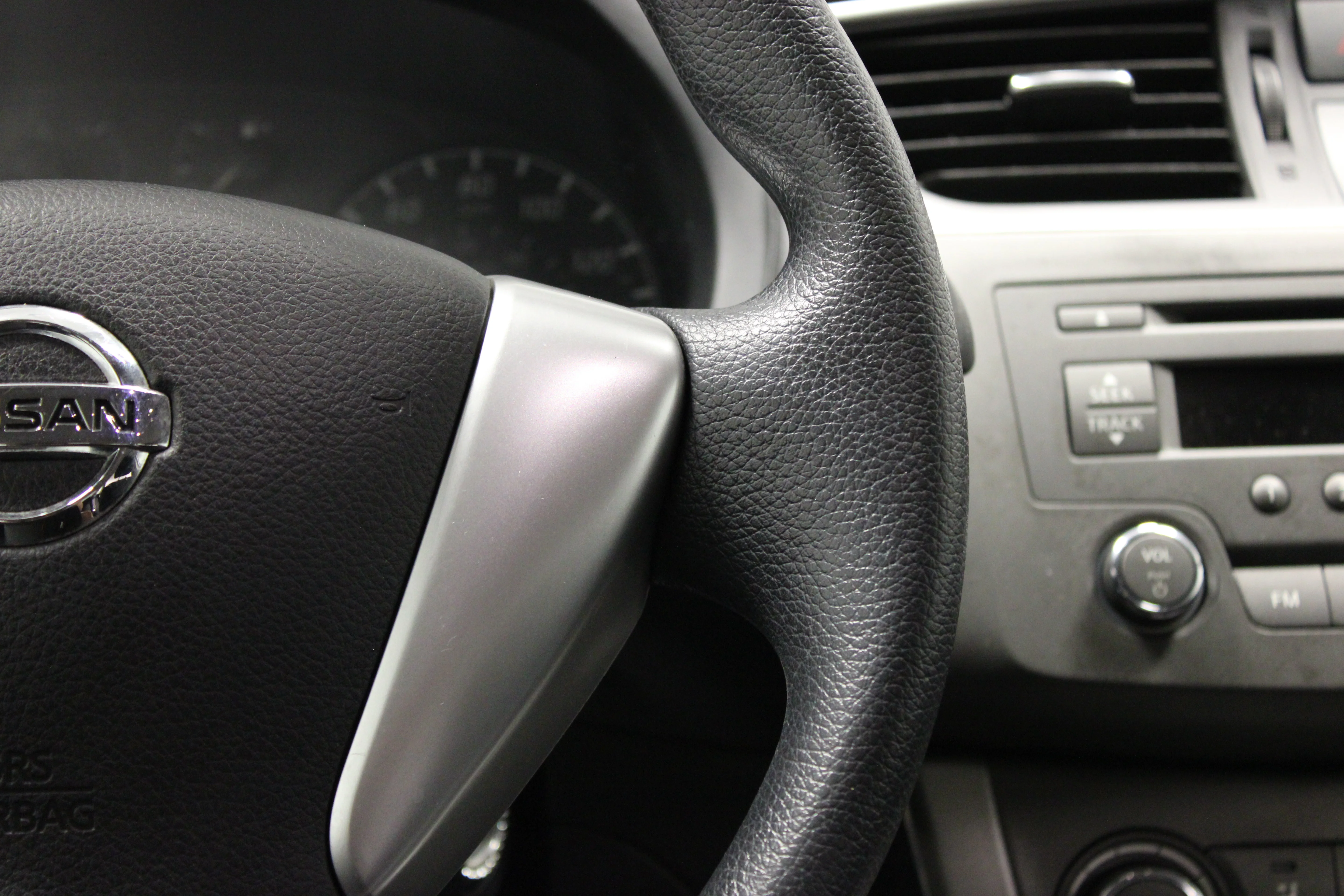 Used 2014 Brilliant Silver Nissan S image 20