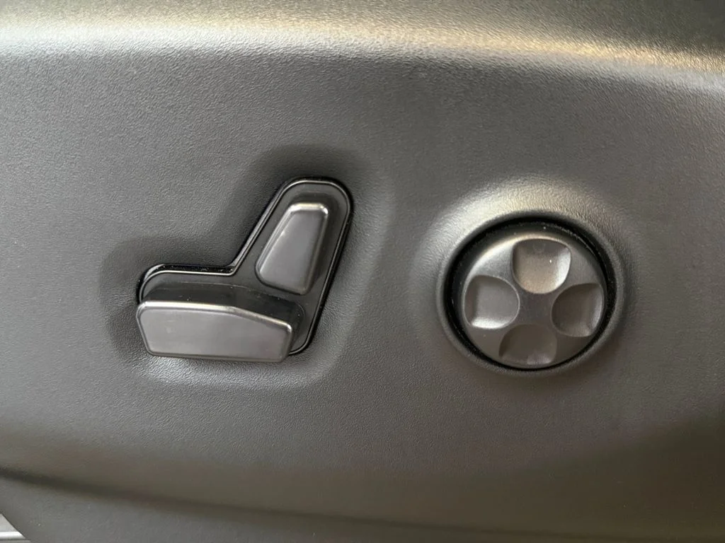 Used 2024 White Chrysler Touring L image 28