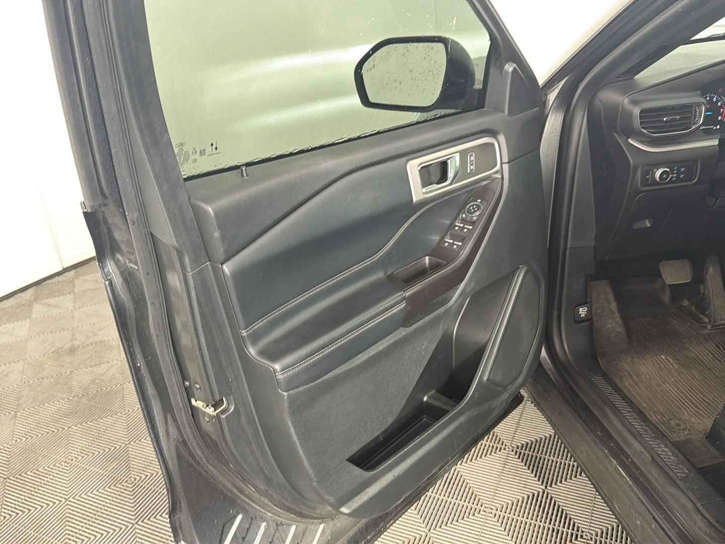 Used 2020 Magnetic Ford XLT image 7