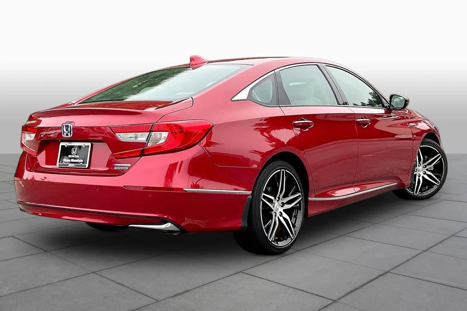 Used 2022 Radiant Red Metallic Honda Touring image 13