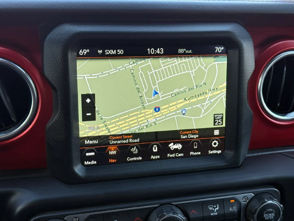 Used 2021  Jeep Unlimited Rubicon image 30