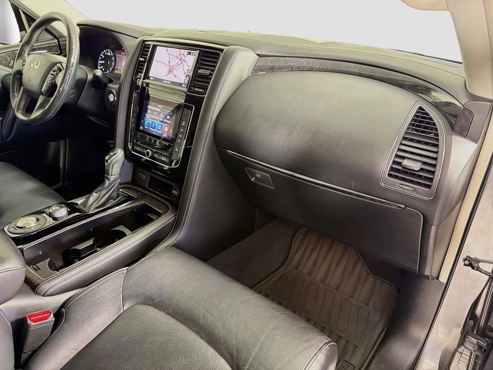 Used 2020 Liquid Platinum INFINITI LUXE image 31