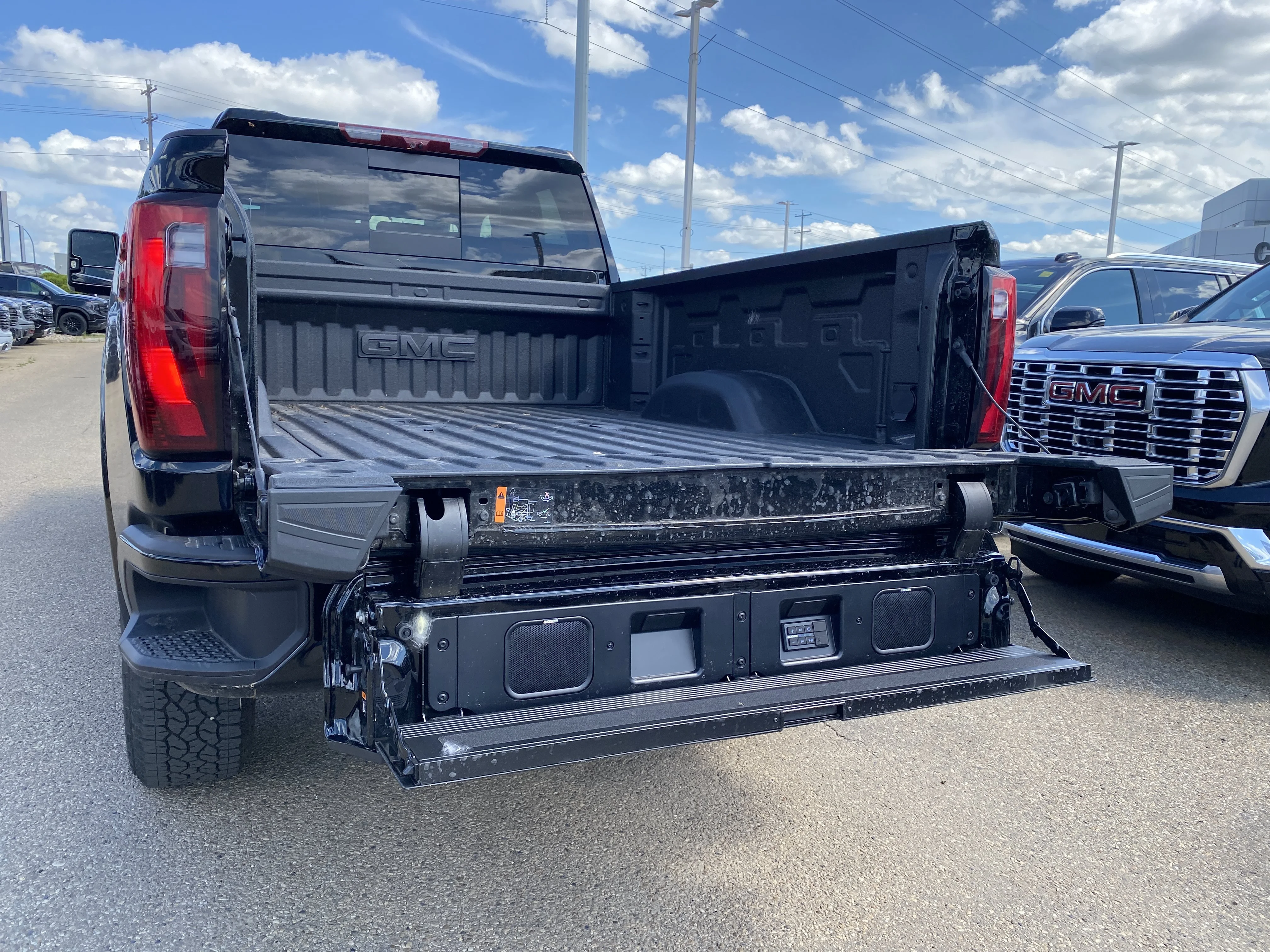 New 2026 ONYX BLACK GMC Denali Ultimate image 5